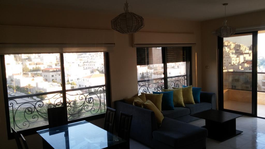 Cozy Dair Ghbar Apartment Amman Exteriör bild