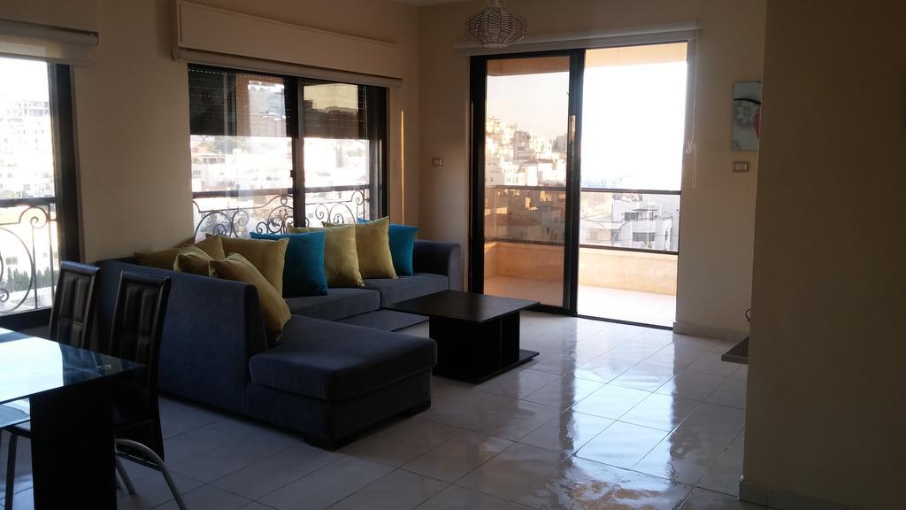 Cozy Dair Ghbar Apartment Amman Exteriör bild