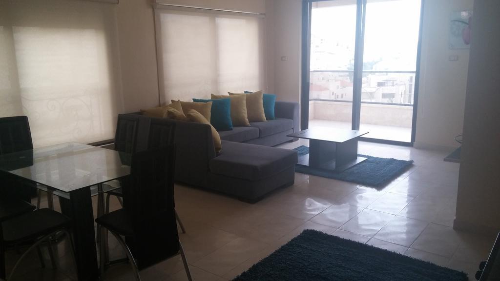 Cozy Dair Ghbar Apartment Amman Exteriör bild