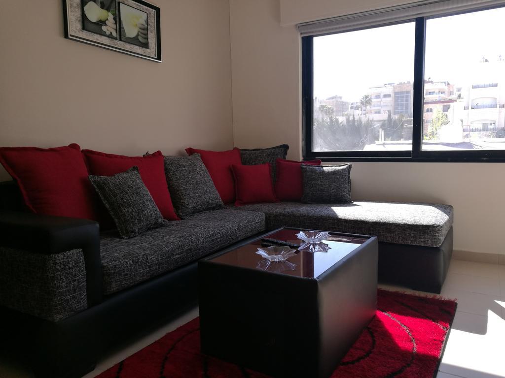 Cozy Dair Ghbar Apartment Amman Exteriör bild