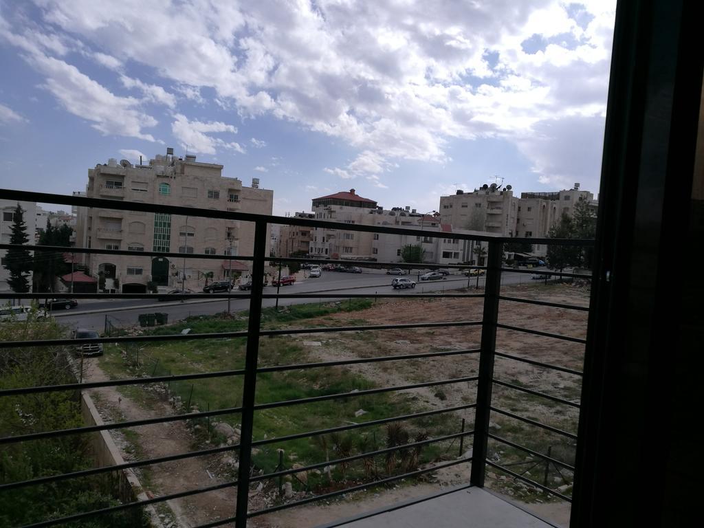 Cozy Dair Ghbar Apartment Amman Exteriör bild